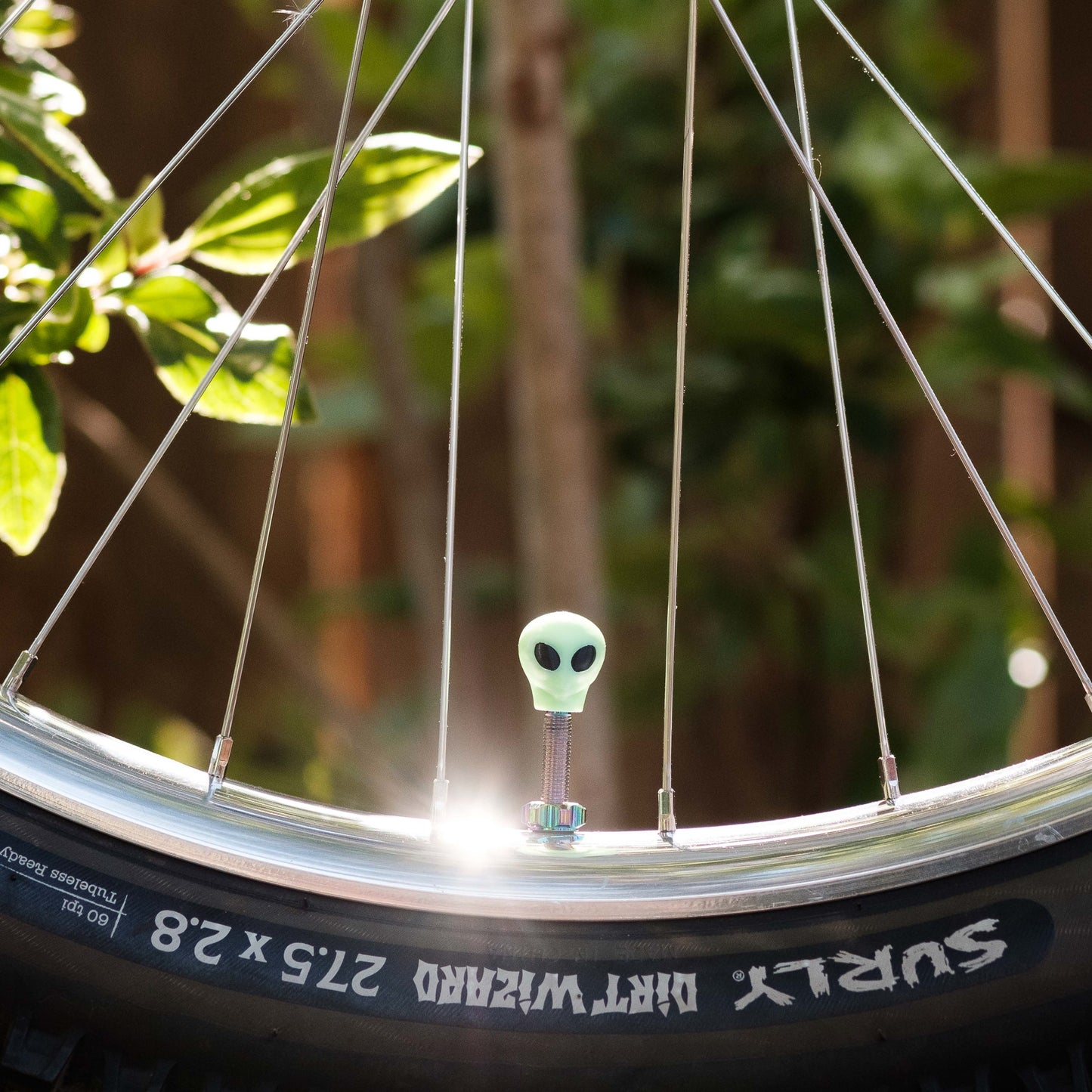 Alien head - Pixel Primate Valve Cap